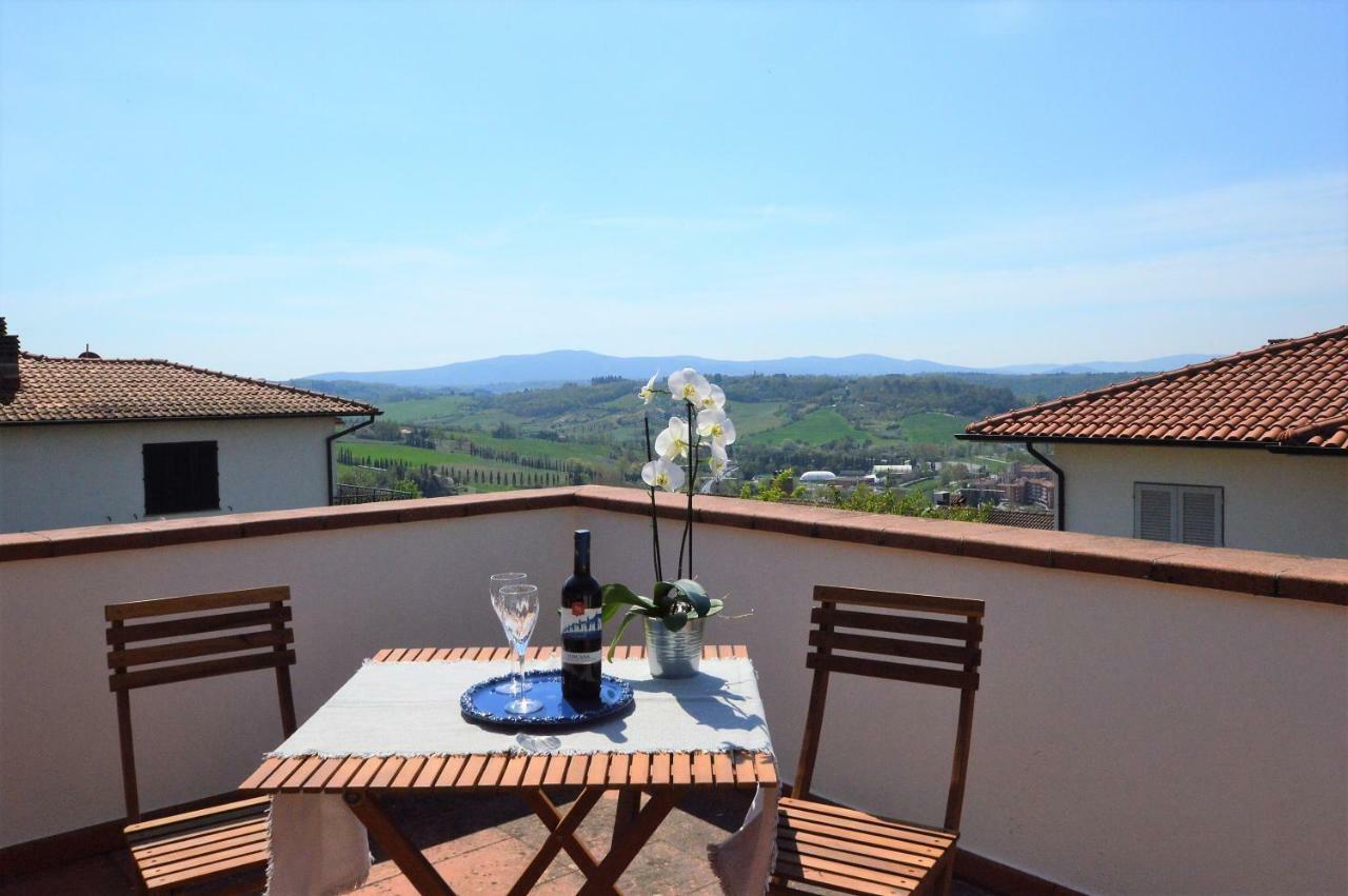 La Casa Di Chloe Apartment Poggibonsi Luaran gambar